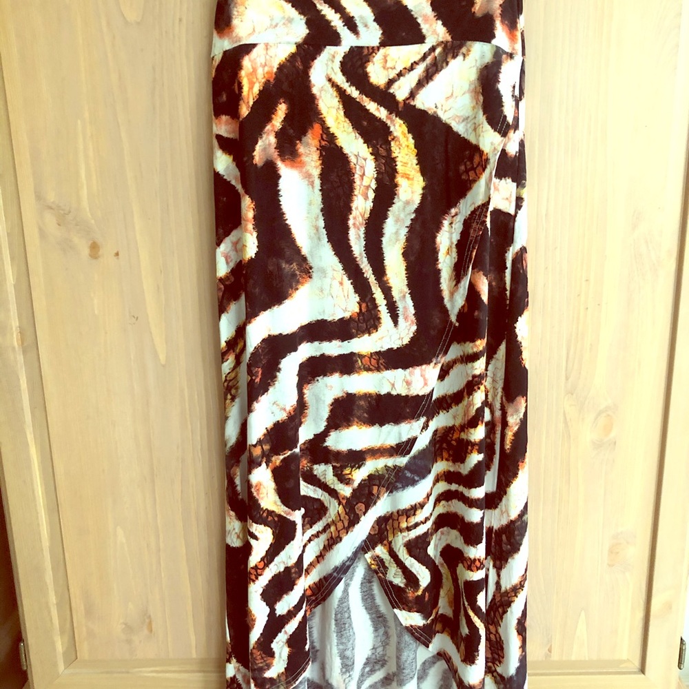 V Christina size small long skirt
